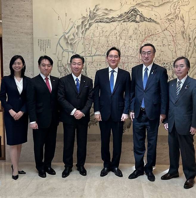 이재용 삼성전자 회장이 일본 참의원 대표단과 오찬을 가졌다. / 사진=히라키 다이사쿠 공명당 참의원 국회대책위원장 엑스