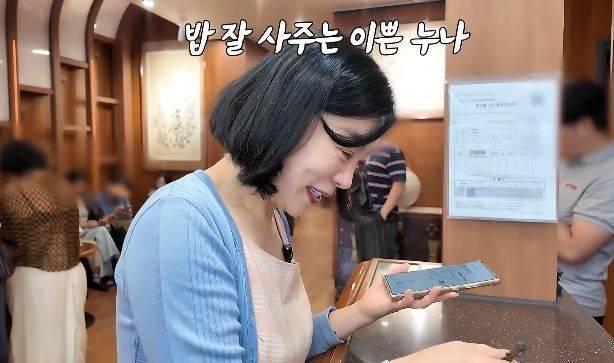 As the reason for actress Jeon Won-jus YouTube channel suspension continues to be a hot topic, attention is also being drawn to Choi Hwa-jungs cool gesture of paying for the production staffs meals.Previously, the production team of Jeon Won-jus YouTube channel, Jeonwonju-gong, announced last month, We would like to say goodbye as the production team, which has produced and operated the channel since its inception, will no longer be producing Jeonwonju-gong. Following the sudden news of the production teams departure, some speculated about Jeon Won-jus health issues; however, her agency released a statement clarifying that the departure was unrelated to her health and that they planned to reorganize and continue the channel.Subsequently, on the 11th, Jeon Won-ju appeared on Samijas YouTube channel, Not Omija, Samija, and personally confessed the background behind the suspension of production for Jeonwonju_Jeonwonju-gong. Jeon Won-ju stated, I tried to raise the pay a bit, but they said they would quit, so I told them, Lets just keep going. I intended to quit, but I realized I shouldnt be too picky about this (money) anymore.Since then, criticism of Jeon Won-ju has begun to pour in online. Of course, there were reactions arguing that it is a legitimate right to personally secure ones own value in a capitalist society; however, she could not avoid criticism pointing out the penny-wise, pound-foolish nature of her actions, noting that she had lost the trust of those who had worked hard alongside her due to her greed. In fact, this resulted in a massive exodus of subscribers.The controversy surrounding Jeon Won-ju, who previously visited a cafe with her daughter-in-law and ordered only one drink for the three of them, has also resurfaced. At the time, the production team apologized for causing discomfort with the content, explaining that Jeon Won-ju shared the cup with her daughter-in-law because she cannot drink a large amount of coffee.In contrast, Choi Hwa-jung recently paid for the YouTube production team with a cool gesture, drawing comparisons to Jeon Won-ju. In a video from last month, Choi Hwa-jung visited a famous Pyongyang cold noodle restaurant and put on a mukbang (eating show). Choi Hwa-jung spared no praise, saying, If you think of other Pyongyang cold noodles, they are just plain water, but this one is infused with a meaty aroma and is rich.When it was time to pay, Choi Hwa-jung coolly pulled out her card, saying, Ill treat you to this. The generous payment, which even covered the production crews meals, caught attention. The total bill came to 472,000 won.Meanwhile, Jeon Won-ju is expected to resume her YouTube activities soon. An official from Jeon Won-jus agency, Sky People Entertainment, revealed on September 14 that Jeon had met with a new YouTube production team, stating, A contract has not been signed yet. Amid concerns regarding Jeon Won-jus health, the agency dismissed them, stating, There is absolutely no problem with her broadcasting activities.
