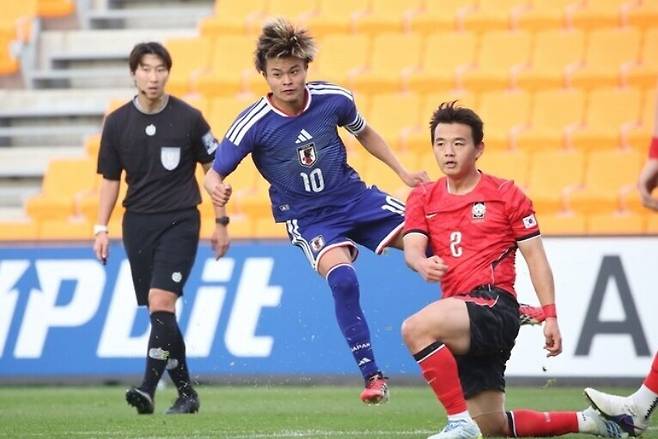 ▲ 나고야 아시안게임에 출전한 일본 축구 대표팀은 21세 이하로 구성돼 있다. 그러나 지난 1월 사우디아라비아에서 열린 아시아축구연맹(AFC) U-23 아시안컵 우승 멤버 상당수가 포함돼 한국의 4회 연속 금메달에 가장 큰 걸림돌로 여겨진다. ⓒ 사커다이제스트웹