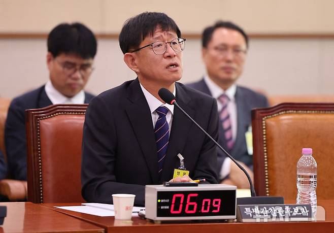 [서울=뉴시스] 최진석 기자 = 최길수 특별감찰관 후보가 18일 여의도 국회에서 열린 제439회 국회(정기회) 법제사법위원회 제6차 전체회의 특별감찰관 후보자(최길수) 인사청문회에서 의원 질의에 답하고 있다. 2026.09.18. myjs@newsis.com
