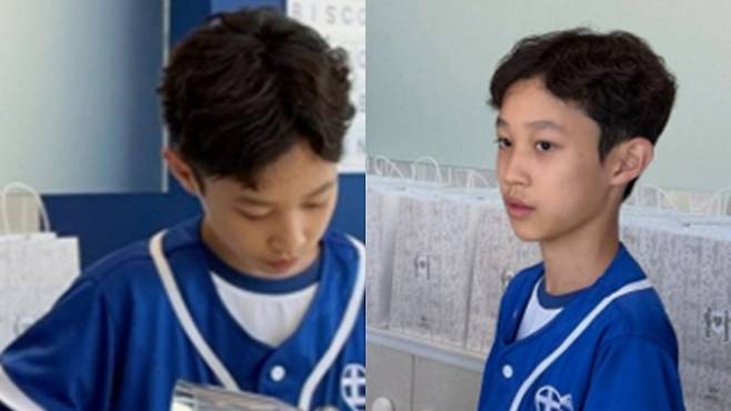 올해 13살이 된 방송인 정준하의 아들이 아버지의 개업을 돕고 있다. / 사진=SNS 갈무리