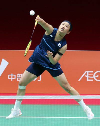 안세영이 22일 일본 아이치현 이치노미야 시립체육관에서 열린 2026 아이치·나고야 아시안게임 배드민턴 여자 단체전 말레이시아와의 8강전에서 플레이를 하고 있다. 이치노미야=연합뉴스