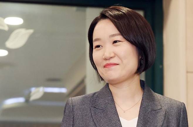 이소영 중소벤처기업부 장관 후보자가 8일 서울 여의도 소상공인연합회를 찾아 차담회를 한 뒤 브리핑을 하고 있다. ⓒ뉴시스