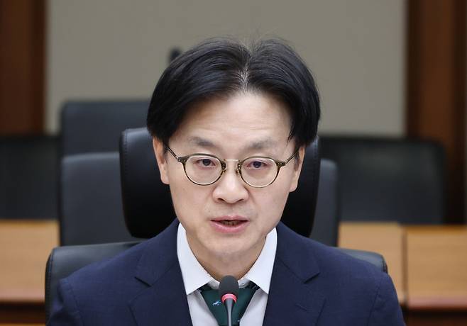 김정관 산업통상부 장관이 17일 여의도 수출입은행에서 열린 소부장 경쟁력 강화위원회 회의에서 발언을 하고 있다.[연합뉴스]