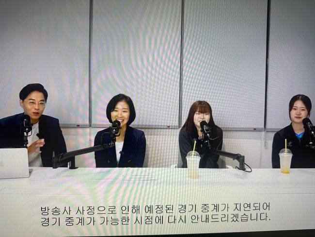 [사진] 끝내 탁구는 전파를 타지 못했다