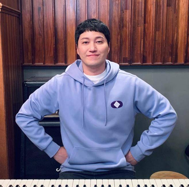배우 김대명이 SNS 사칭 계정에 대한 주의를 당부했다. 김대명 SNS