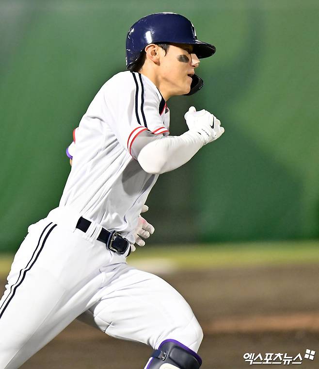 대한민국 야구 국가대표팀 내야수 김도영이 23일 일본 아이치현 오카자키 종합공원 야구장에서 열린 2026 아이치·나고야 아시안게임 조별리그 B조 3차전에서 안타를 기록했다. 사진 엑스포츠뉴스 DB