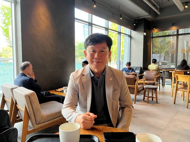 22일 서울 여의도에서 머니투데이방송(MTN)과 인터뷰 중인 최광철 미주민주참여포럼(KAPAC) 대표 / 사진=김민우 기자