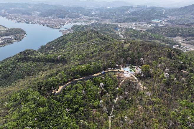 충주 장미산성과 한강 원경. /국립중원문화유산연구소