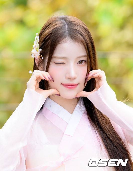 [OSEN=이대선 기자] 그룹 유스피어 서유 한복 인터뷰 2026.09.17 /sunday@osen.co.kr