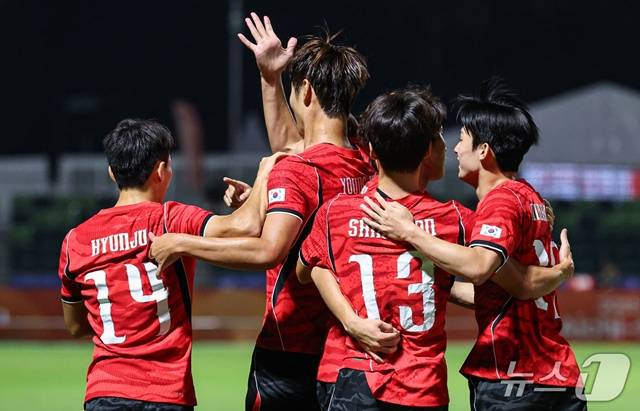 기뻐하는 한국 축구대표팀. /사진=뉴스1 제공