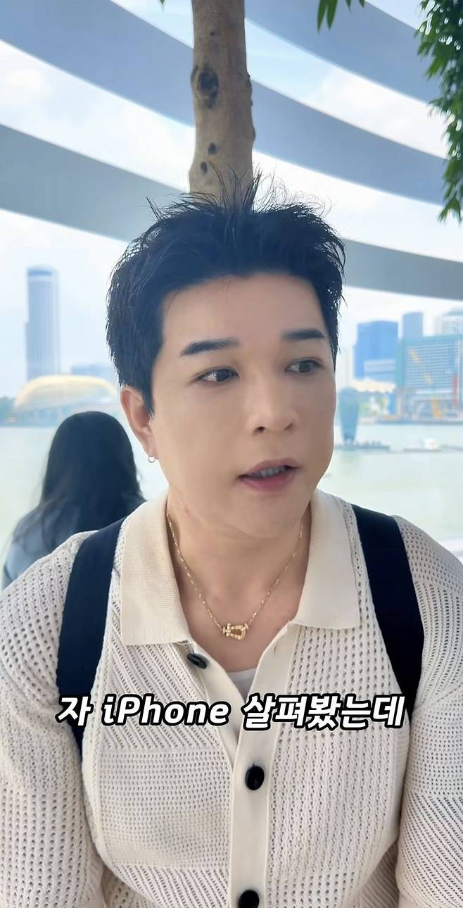 [서울=뉴시스] 그룹 슈퍼주니어 신동이 한층 갸름해진 얼굴선과 날렵해진 모습으로 근황을 공개했다. (사진=신동 인스타그램 캡처) *재판매 및 DB 금지