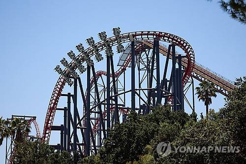 미국 놀이공원 식스플래그의 롤러코스터 [EPA 연합뉴스 자료사진]