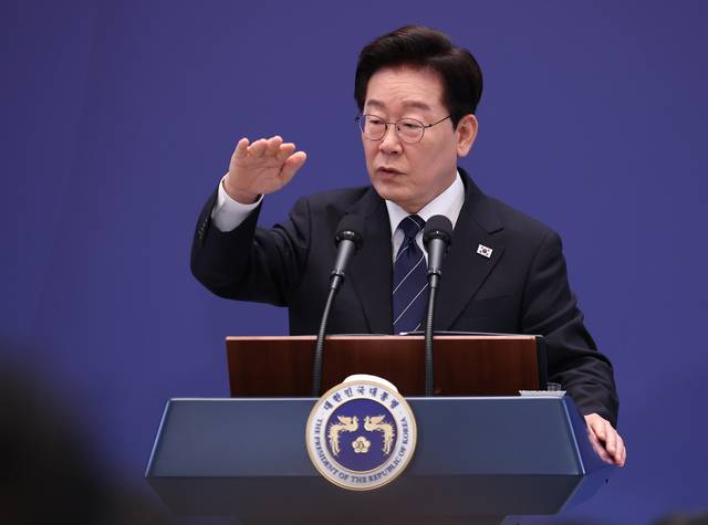 이재명 대통령이 지난 9월 18일 청와대 영빈관에서 개최한 기자회견에서 취재진 질문에 답하고 있다. [연합뉴스]
