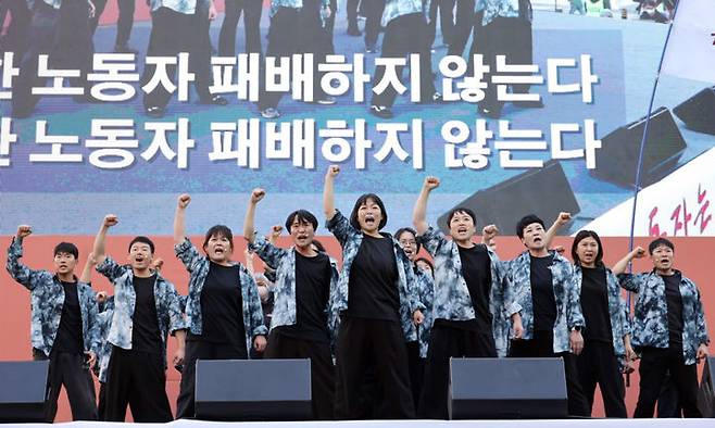 [부산=뉴시스] 노동문예창작단 '가자'. (사진=부산민주항쟁기념사업회 제공) 2026.09.28. photo@newsis.com  *재판매 및 DB 금지