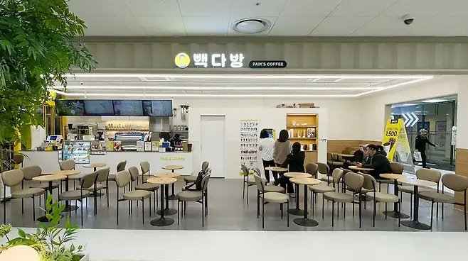 더본코리아 외식 브랜드 가운데 지난해 말보다 점포 수가 늘어난 곳은 빽다방이 유일하다. 사진=더본코리아 홈페이지