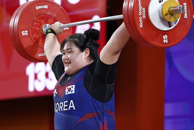 박혜정, 인상 3차 시기 133kg 성공

    (나고야=연합뉴스) 윤동진 기자 = 29일 일본 아이치현 나고야 중소기업진흥회관에서 열린 2026 아이치·나고야 아시안게임 여자 역도 86㎏ 이상급 경기 결승. 한국 박혜정이 인상 3차 시기 133kg을 성공하고 있다. 2026.9.29

    mon@yna.co.kr

(끝)





<저작권자(c) 연합뉴스, 무단 전재-재배포, AI 학습 및 활용 금지>