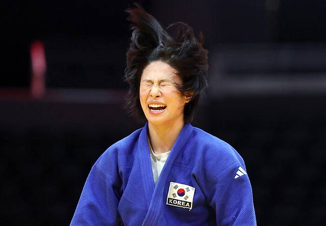 장세윤이 30일 일본 나고야 아이치 인터내셔널 경기장에서 열린 2026 아이치·나고야 아시안게임 유도 여자 52㎏급 준결승에서 승리한 뒤 기뻐하고 있다. 나고야/연합뉴스