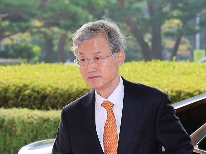 조희대 대법원장이 30일 서울 서초구 대법원으로 출근하고 있다. 연합뉴스
