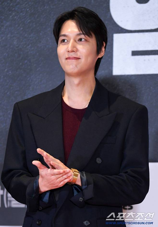 영화 '암살자(들)' VIP 시사회가 21일 롯데시네마 월드타워에서 열렸다. 이민호가 포토타임을 갖고 있다. 잠실=박재만 기자 pjm@sportschosun.com/2026.09.21/