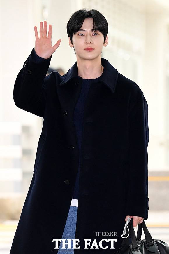 황민현이 오는 7일 새 디지털 싱글 'OUR'를 발매한다. 8개월 만의 신곡이다. /더팩트 DB