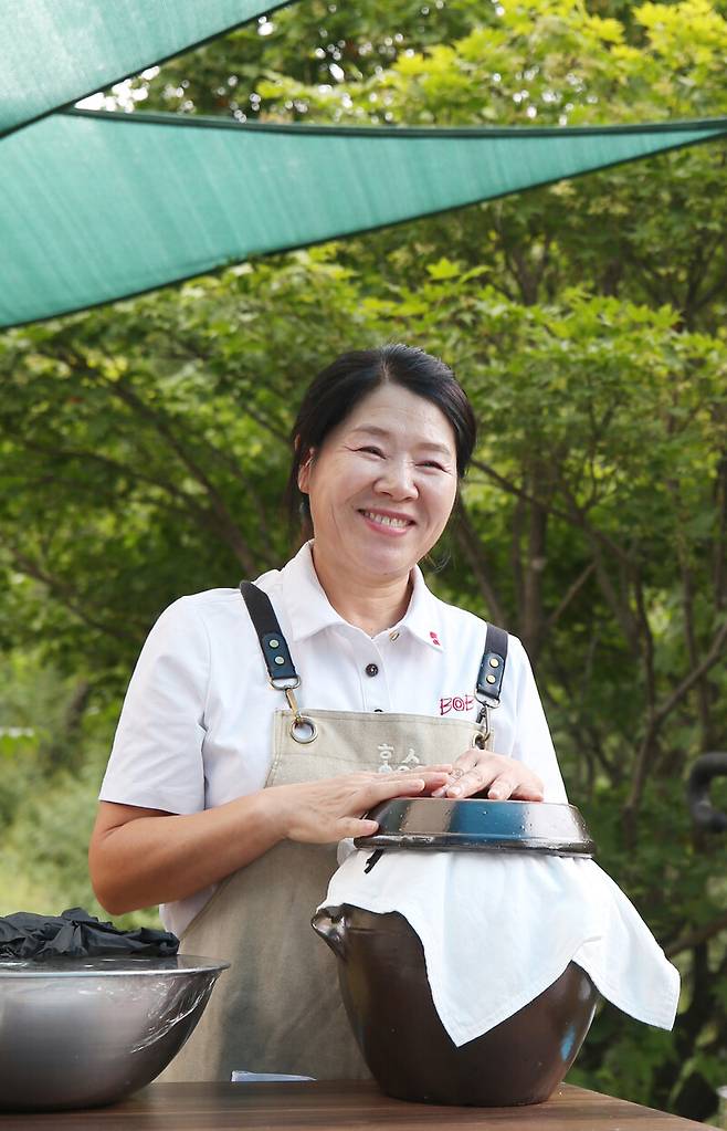 양조장 겸 예약 위주 한식 레스토랑을 운영하는 ‘호수양조’의 최경자 대표. 박미향 선임기자