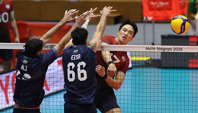 1일 일본 오카자키 중앙종합공원 종합체육관에서 열린 2026 아이치·나고야 아시안게임 남자 배구 8강 한국과 이란의 경기. 한국 임동혁이 공격하고 있다. 연합뉴스