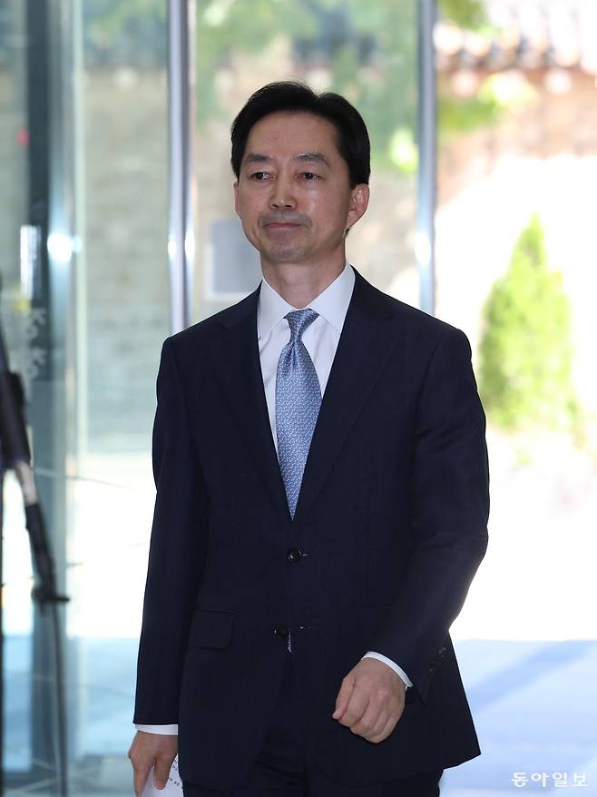 2일 김지용 중대범죄수사청장 후보자가 서울 종로구 정부서울청사 창성동 별관에서 인사청문요청 재가와 관련해 입장을 표명하고 있다. 김재명 기자 base@donga.com