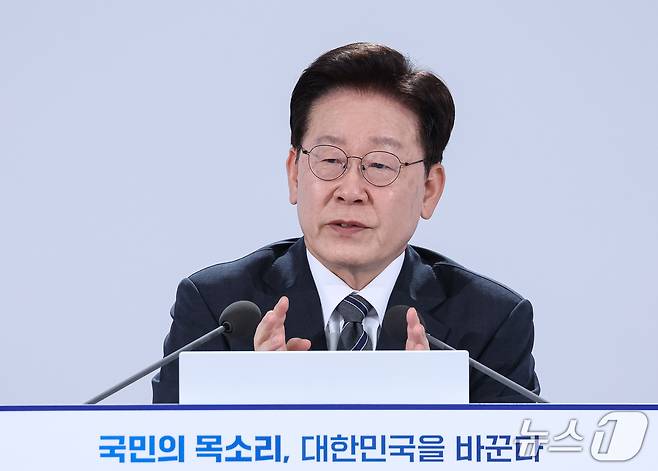 이재명 대통령이 2일 세종에서 열린 민원 혁신 사례보고회에서 발언을 하고 있다. (청와대통신사진기자단) 2026.10.2 ⓒ 뉴스1 이재명 기자