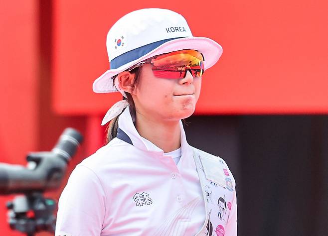 대한민국 오예진이 3일 일본 오카자키 중앙종합공원 다목적광장에서 열린 2026 아이치·나고야 아시안게임 양궁 리커브 여자 개인전 결승에서 인도 쿰쿰 아닐 모호드에 패배 후 아쉬워하고 있다. 2026.10.3 ⓒ뉴스1
