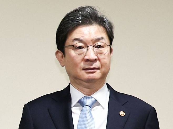 이억원 금융위원장이 2일 오전 서울 중구 은행회관에서 열린 시장상황점검회의에 참석하고 있다. /사진=뉴스1