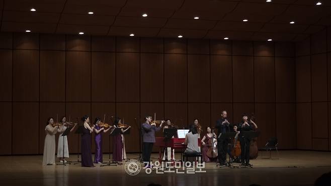 ▲ 제29회 춘천국제고음악제 개막공연 ‘The Art of Transition(전환의 예술)’이 3일 춘천 백령아트센터에서 개최됐다. 정윤채 기자