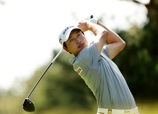 KPGA 투어 왕정훈이 4일 경기 여주시 페럼클럽에서 열린 KPGA 투어 현대해상 최경주 인비테이셔널 최종 4라운드 2번홀에서 티샷을 하고 있다. (KPGA 제공. 재판매 및 DB 금지)