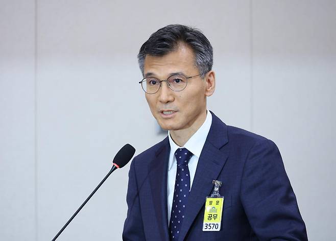 김성동 대검찰청 감찰부장이 27일 오후 서울 여의도 국회에서 열린 법제사법위원회의 대검찰청에 대한 국정감사에서 질의에 답하고 있다. 2025.10.27. [서울=뉴시스]