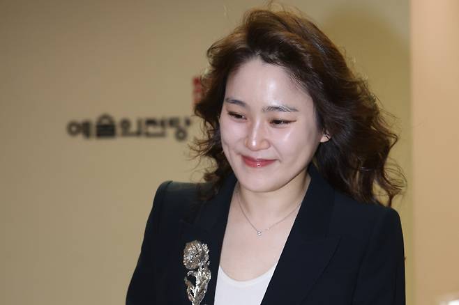 Seoul Arts Center President Chang Han-na, who is behind the youth orchestra plan, arrives for work at the Seoul Arts Center in Seocho District, southern Seoul, on April 24. YONHAP