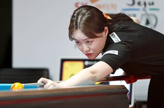 김보미는 하이런9점과 애버리지 1.667에 힘입어 정혜빈을 25:2(15이닝)로 물리치고 64강에 합류했다. (사진=PBA)
