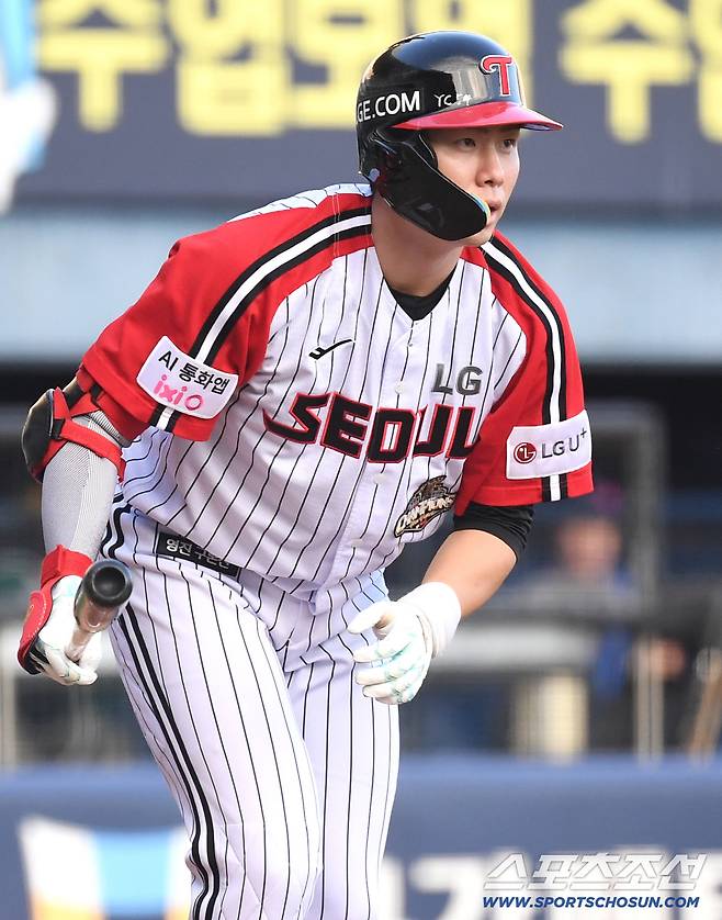 6일 잠실야구장에서 열린 KBO리그 LG와 삼성의 경기. 타격하는 LG 홍창기. 잠실=송정헌 기자songs@sportschosun.com/2026.09.06/