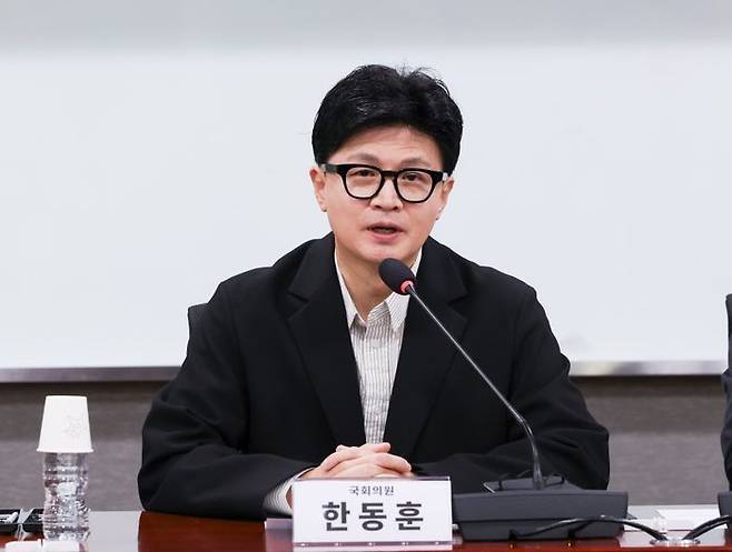 한동훈 무소속 의원이 고 노무현 전 대통령의 금품수수 의혹을 둘러싸고 자신을 비판한 방송인 김어준 씨를 향해 "팩트로 얘기하라"고 맞받았다.ⓒ뉴시스