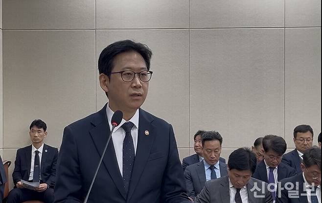 배경훈 부총리 겸 과학기술정보통신부 장관이 6일 서울 여의도 국회에서 열린 과학기술정보방송통신위원회 과기정통부 국정감사에서 업무보고를 하고 있다. [사진=이명학 기자]