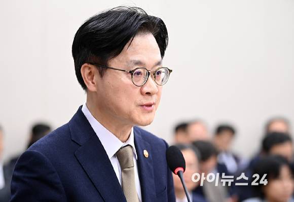 김정관 산업통상부 장관[사진=곽영래 기자]