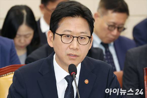 배경훈 부총리 겸 과학기술정보통신부 장관이 6일 서울 여의도 국회에서 열린 과학기술정보통신부 등에 대한 국정감사에서 의원 질의에 답변하고 있다. [사진=곽영래 기자]