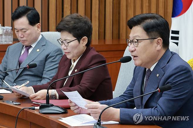 국정감사대책회의 발언하는 국민의힘 정점식 원내대표 (서울=연합뉴스) 신현우 기자 = 국민의힘 정점식 원내대표가 6일 국회에서 열린 국정감사대책회의에 참석해 발언하고 있다. 2026.10.6 nowwego@yna.co.kr