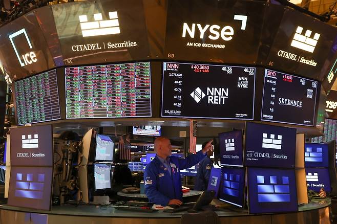 뉴욕증권거래소(NYSE)의 트레이더.연합뉴스