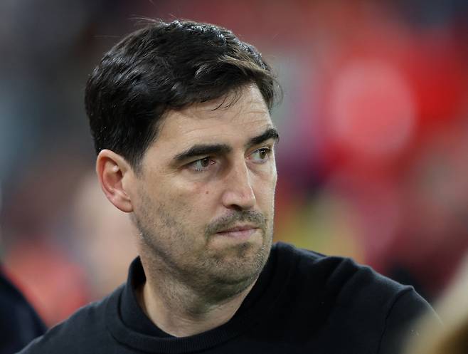 Soccer Football - Carabao Cup - Third Round - Liverpool v Tottenham Hotspur - Anfield, Liverpool, Britain - September 15, 2026 Liverpool manager Andoni Iraola before the match REUTERS/Scott Heppell EDITORIAL USE ONLY. NO USE WITH UNAUTHORIZED AUDIO, VIDEO, DATA, FIXTURE LISTS, CLUB/LEAGUE LOGOS OR 'LIVE' SERVICES. ONLINE IN-MATCH USE LIMITED TO 120 IMAGES, NO VIDEO EMULATION. NO USE IN BETTING, GAMES OR SINGLE CLUB/LEAGUE/PLAYER PUBLICATIONS. PLEASE CONTACT YOUR ACCOUNT REPRESENTATIVE FOR FURTHER DETAILS..<저작권자(c) 연합뉴스, 무단 전재-재배포, AI 학습 및 활용 금지>