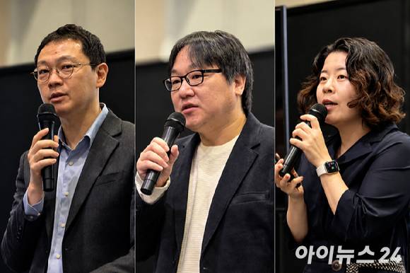 7일 서울 코엑스에서 열린 KT '모두의 AI' 기자설명회에서 주요 컨소시엄 관계자들이 발표하고 있는 모습. 사진은 왼쪽부터 차경훈 에이전틱 AI 플랫폼팀 팀장, 이경남 다음 검색부문 부문장, 한지윤 업스테이지 리더. [사진=안세준 기자]