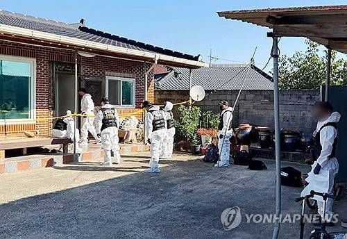 '나주 피살 사건' 현장 감식하는 경찰