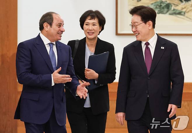 이재명 대통령과 압델파타 알시시 이집트 대통령이 8일 청와대에서 열린 공동언론발표에 입장하고 있다. 2026.10.8 ⓒ 뉴스1 허경 기자