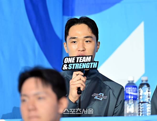 대한항공 임동혁이 8일 서울 강남구 호텔 리베라 청담에서 진행된 2026-2027시즌 프로배구 남자부 미디어데이에서 시즌 각오를 밝히고 있다 2026. 10. 8. 최승섭기자 thunder@sportsseoul.com