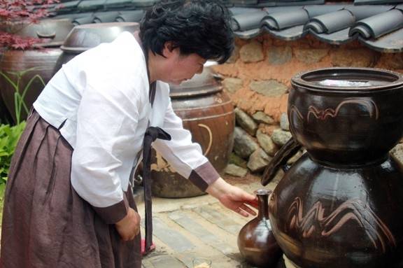 솔송주 박흥선 명인 [연합뉴스 자료 사진]