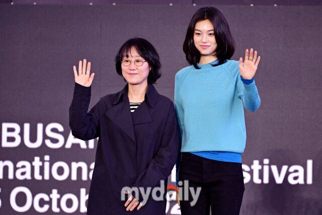 정주리 감독과 김도연 / 마이데일리
